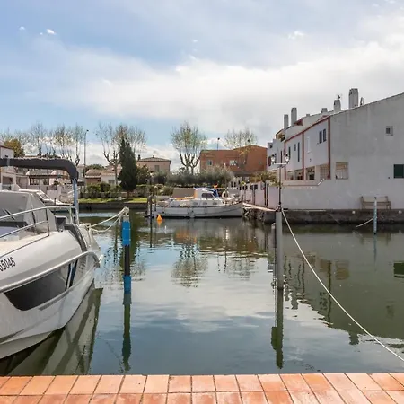 Goldhome - Currican - Casa Con Amarre, Terraza, Barbacoa, Wifi Hébergement de vacances